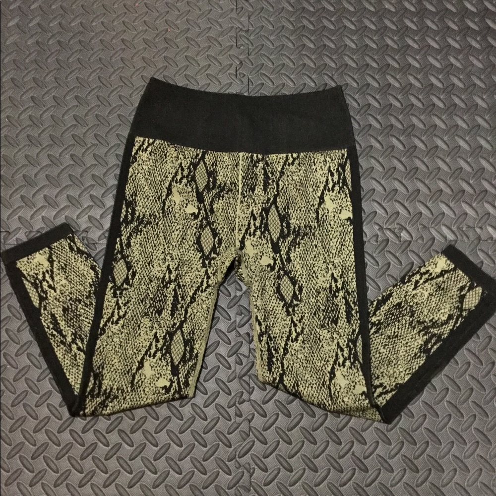 High-Waisted Seamless Snakeskin 7/8
